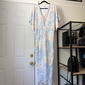 Chic Floral Blue and Cream Maxi Dress